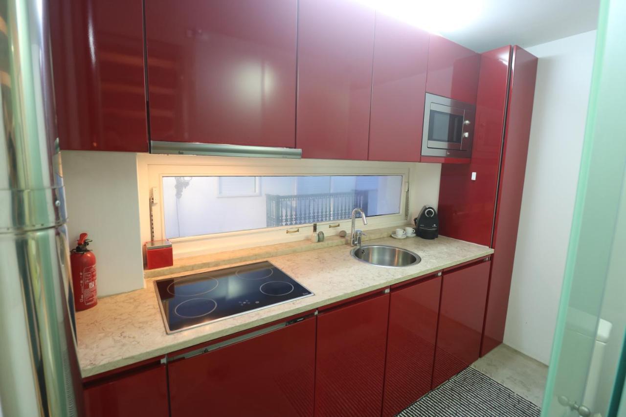 Tiny House Apartment Nazare Bagian luar foto