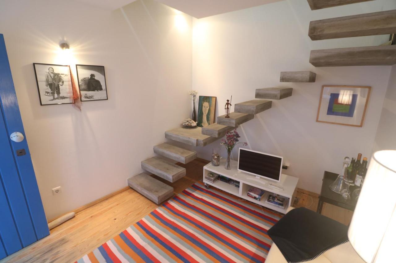 Tiny House Apartment Nazare Bagian luar foto